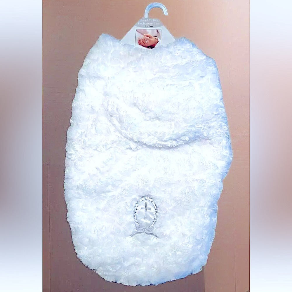 ☁️BLANKETS & BEYOND☁️CHRISTENING CROSS ROSETTE PLUSH BAPTISM SWADDLE BAG NWT